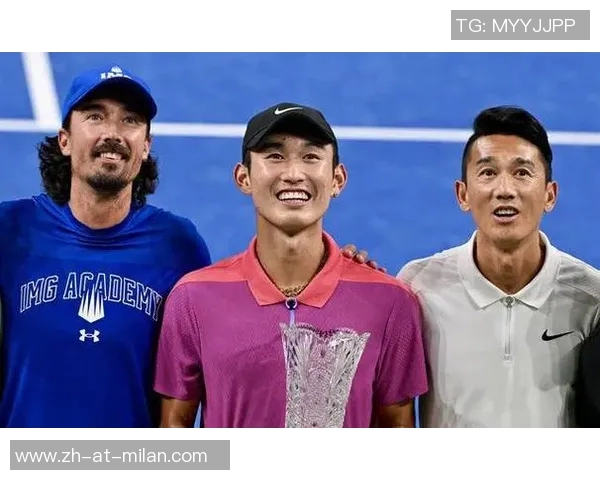 足球场上的传奇七号球星与荣耀之路：从崭露头角到世界巅峰